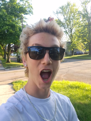 Ezra Hart - Gallery Image 2