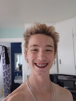 Ezra Hart - Gallery Image 4