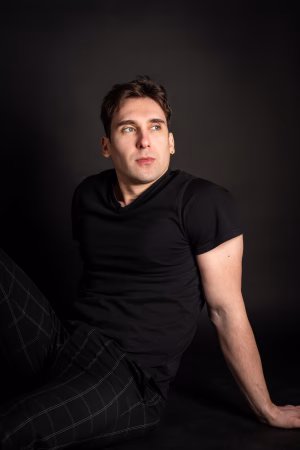 ALEX STAMA - Project Casting Gallery Image 9 ALEX STAMA - Gallery Image 9