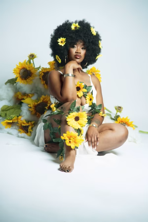 Alexis Bennett - Gallery Image 1