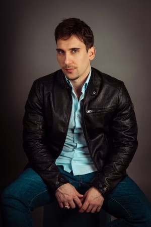 ALEX STAMA - Project Casting Gallery Image 4 ALEX STAMA - Gallery Image 4