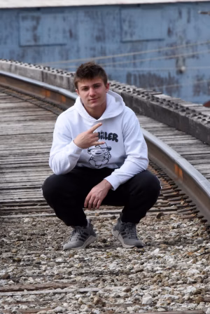 Julian Giovengo - Gallery Image 2