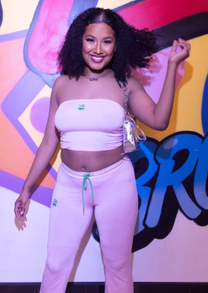 Adriana Diaz - Gallery Image 7