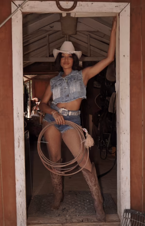 Lexsi Lewis - Project Casting Gallery Image 3 Lexsi Lewis - Gallery Image 3