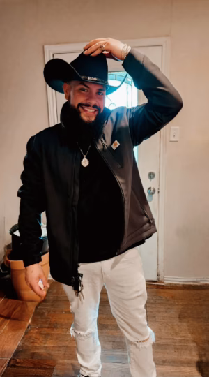 Izaiah Chavez - Gallery Image 7